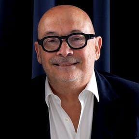 Episode 83: Walter Butler talks to Godfrey Deeny about “Strategic Luxury Investment” EN