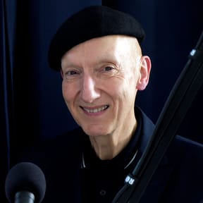 Episode 68: Stephen Jones talks to Godfrey Deeny about “The Art of Hat-Making” EN